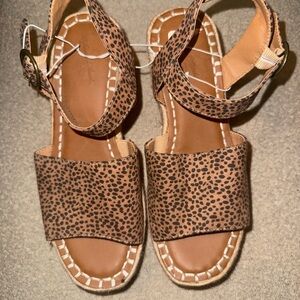 Universal Goods Co Leopard Print Wedge Sandals